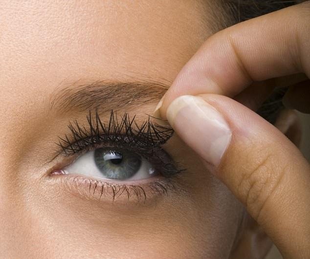 sahte kirpiklerinizi nasıl yeniden kullanacağınızı how to reuse your false eyelashes